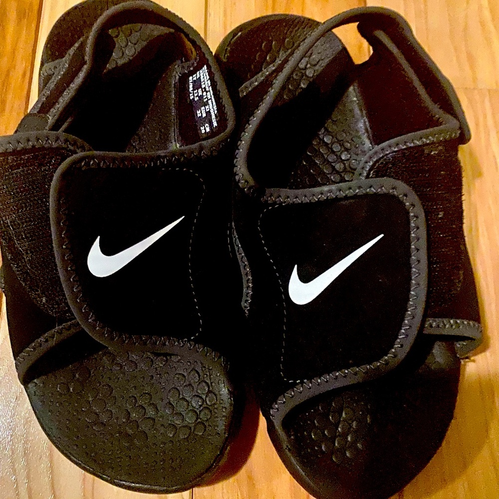 Nike youth sandals